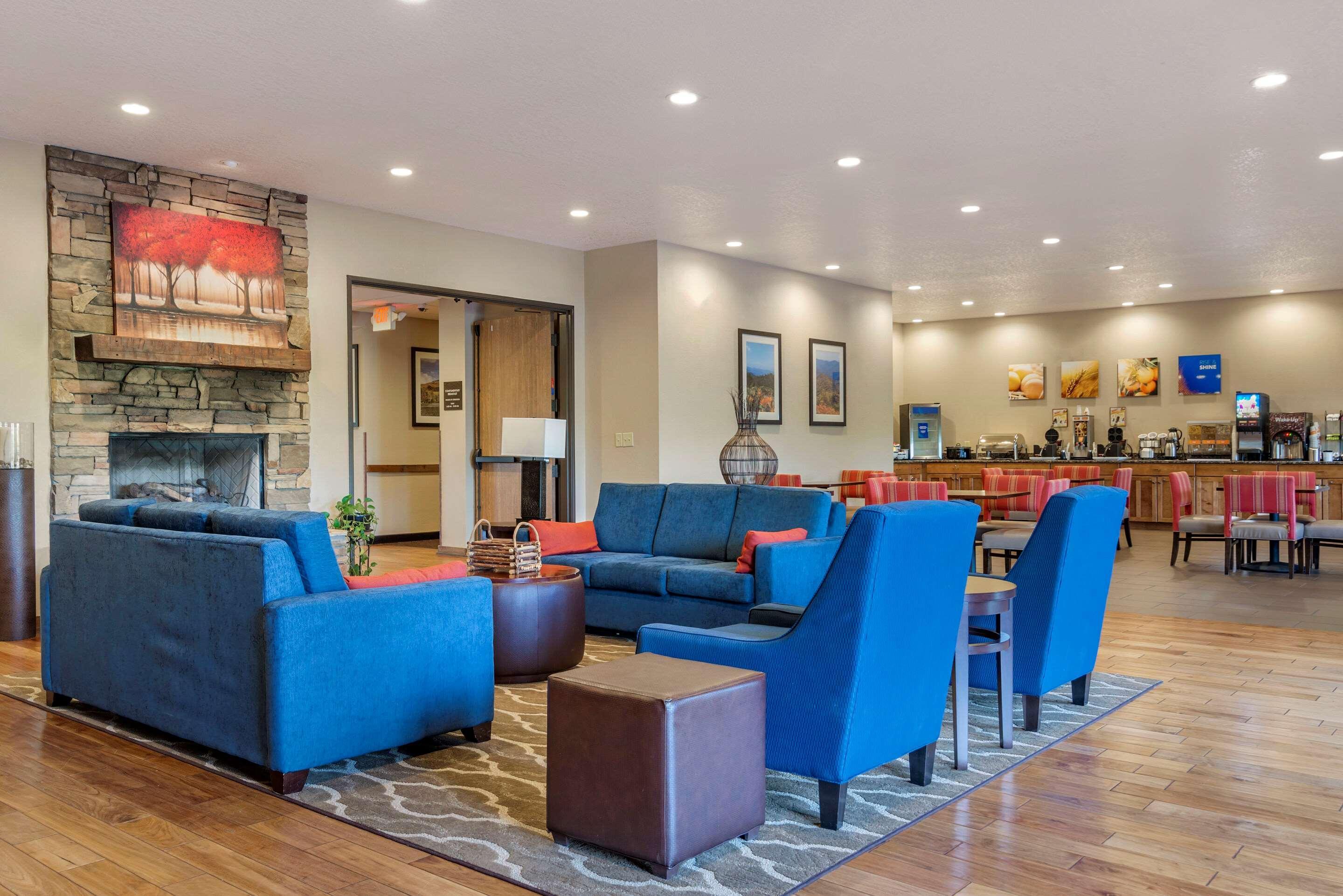 Comfort Inn & Suites Blue Ridge Εξωτερικό φωτογραφία