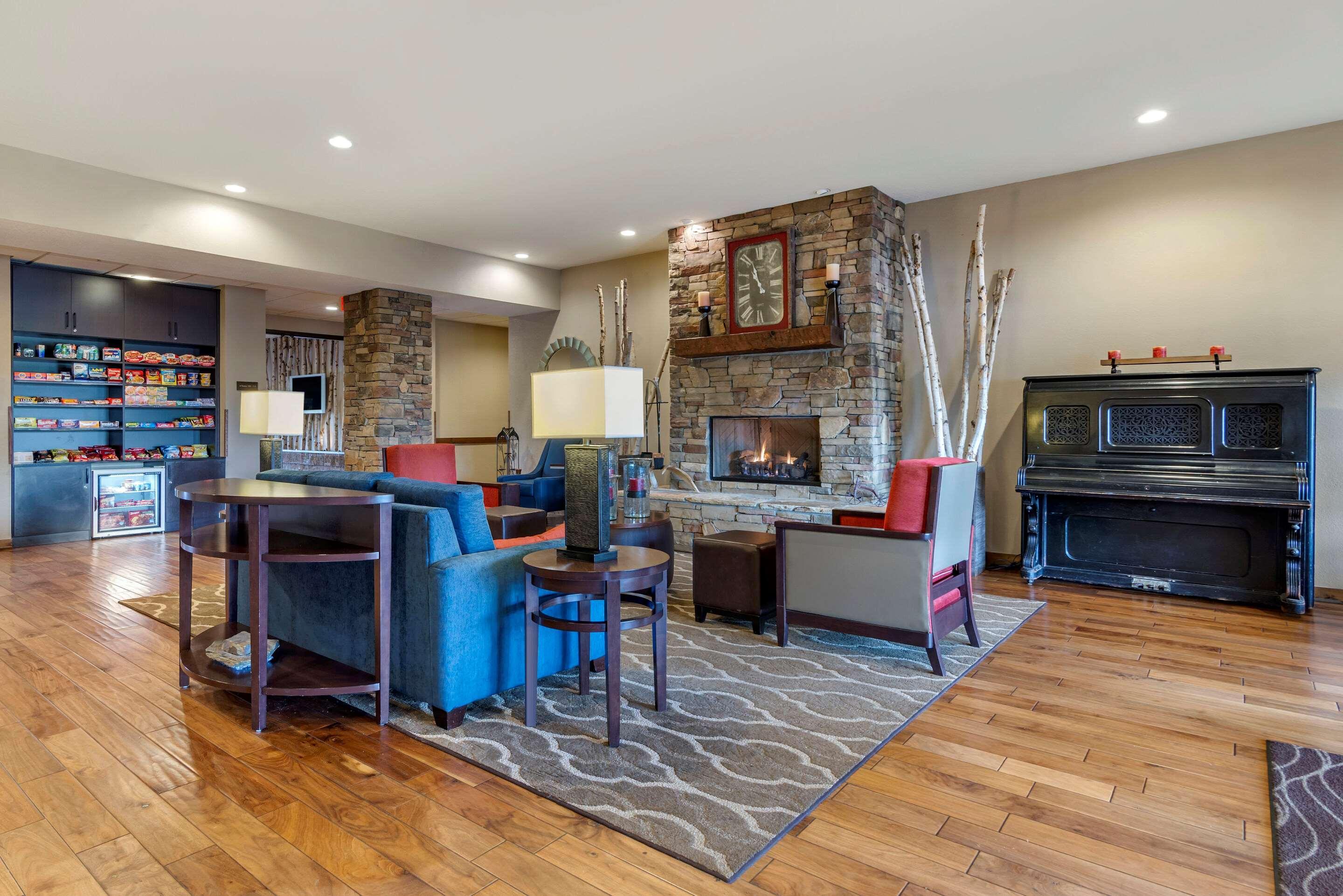 Comfort Inn & Suites Blue Ridge Εξωτερικό φωτογραφία